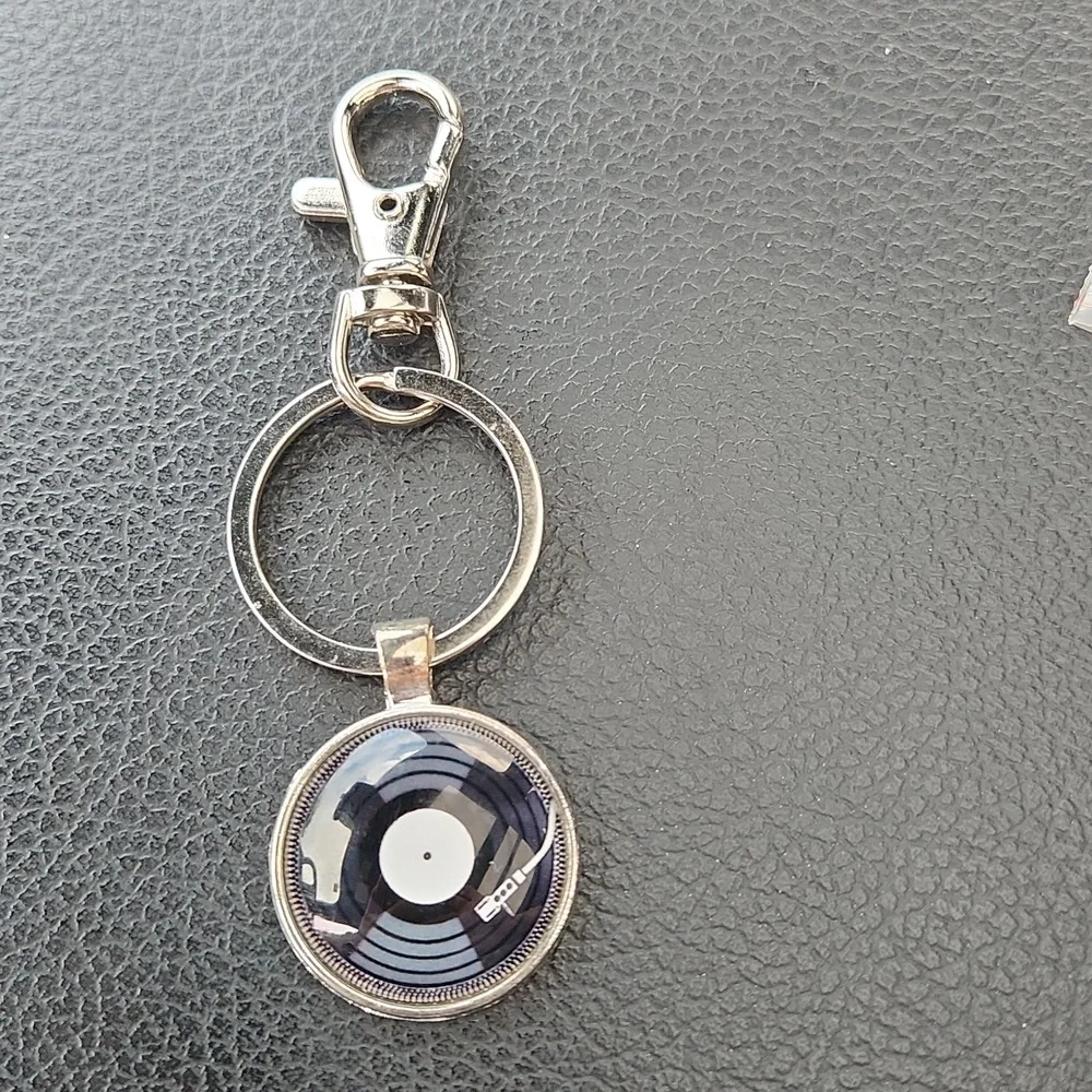 Vinyl Record Keychain - Picture 2 of 3